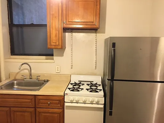 Rented by Premier Metro Realty Corp | media 17