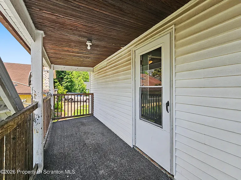 1315 Farr St #2 — Photo 2