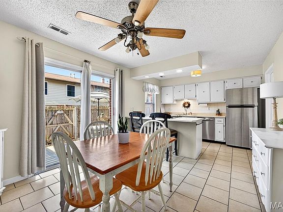 5th image of 31 Park Charles Blvd S APT A