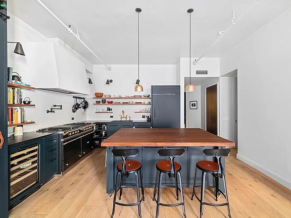 4th image of 241 W 23rd St APT 5B