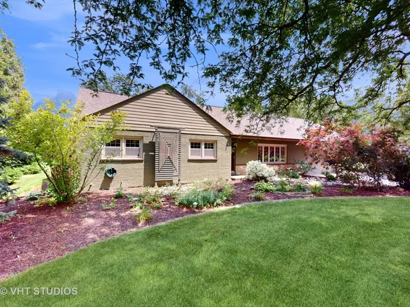 8351 Meadowbrook Dr, Burr Ridge, IL 60527