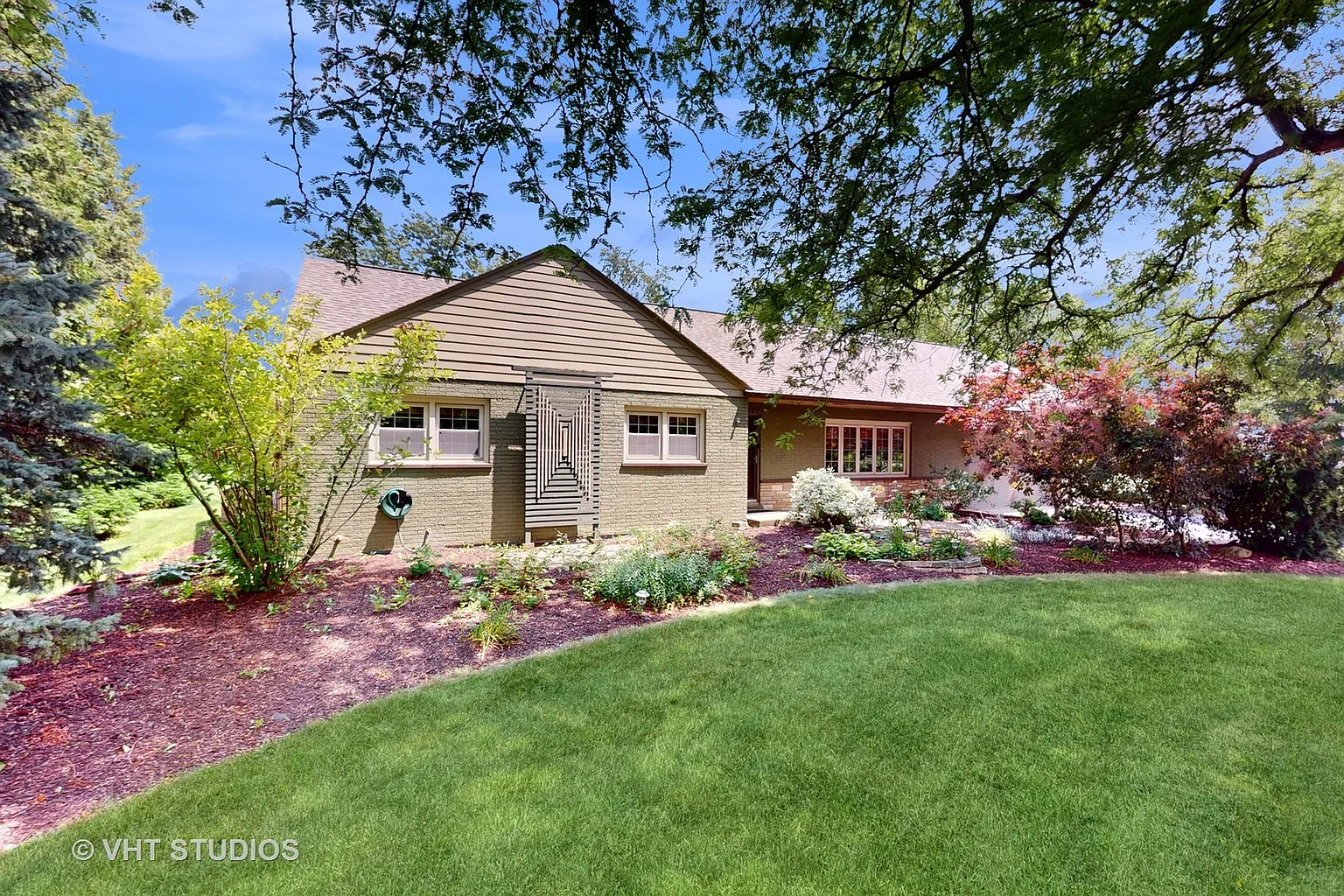 8351 Meadowbrook Dr photo 1