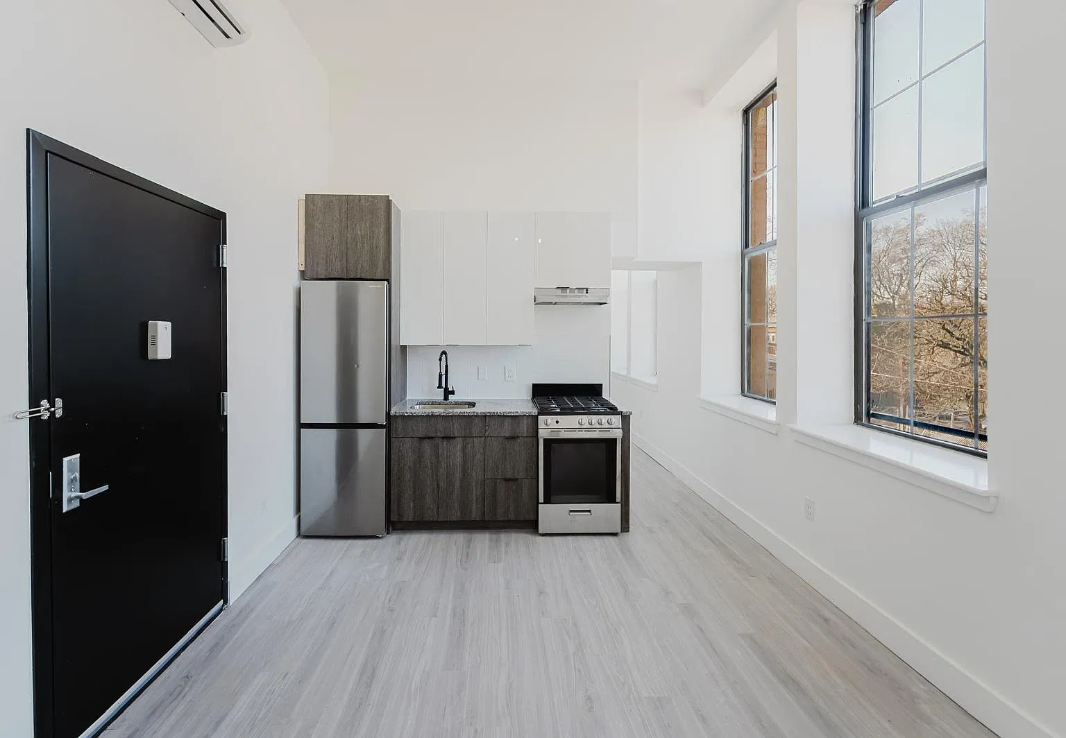 1 bed, $1,899 — Photo 1