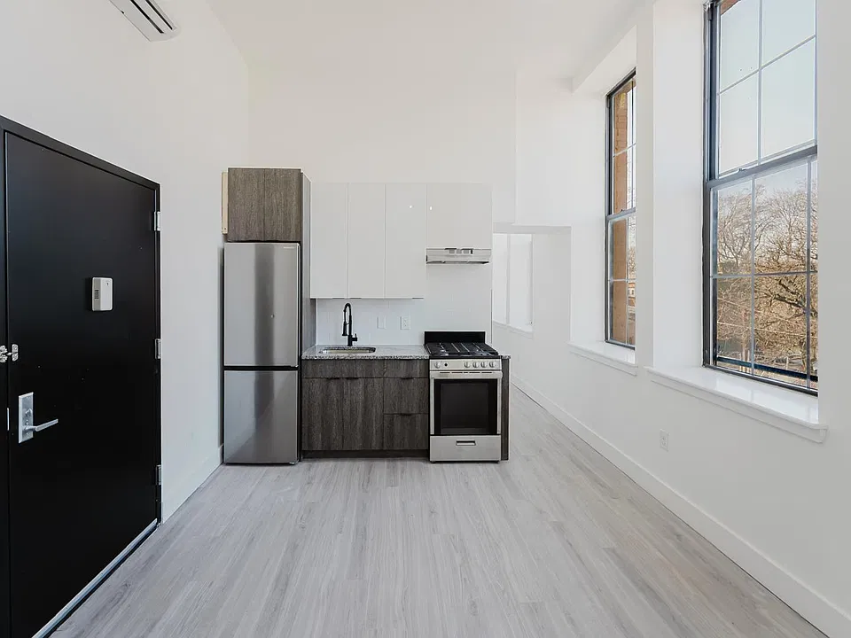 540 Central Ave #304