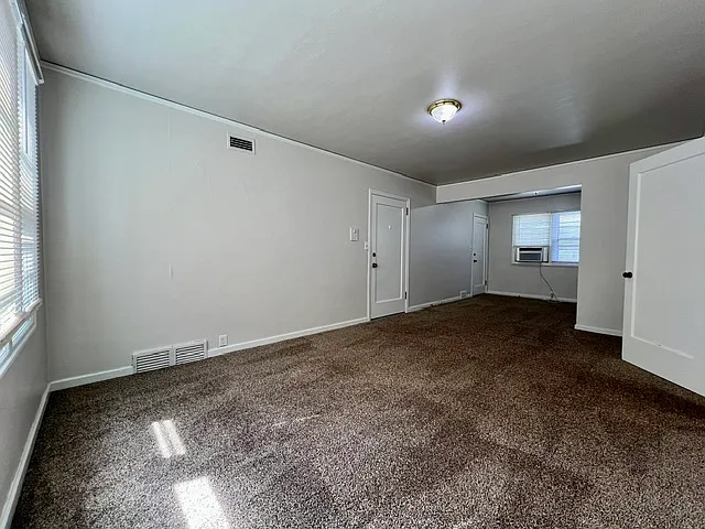 610 Washington St #14 — Photo 5