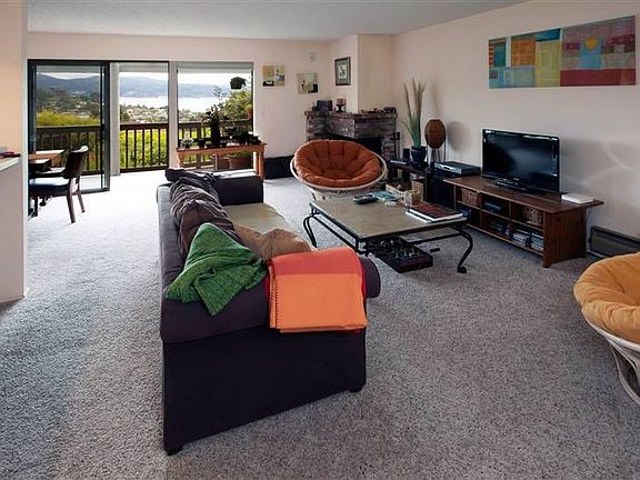 Spacious living room