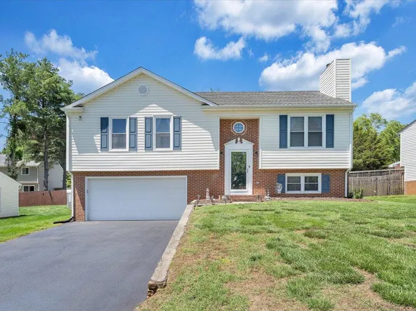 6032 Old Manor Ct, Roanoke, VA 24019