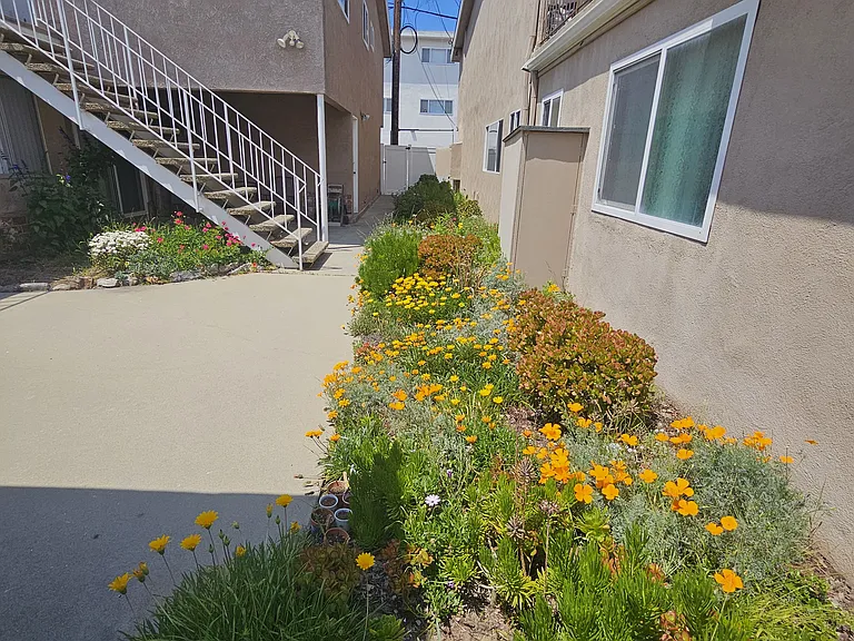 21007 Ladeene Ave #C — Photo 2