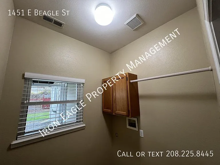 1451 E Beagle St — Photo 11