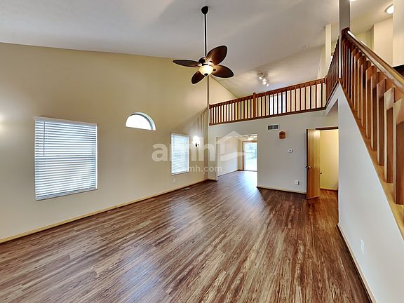 4th image of 243 Green Ave