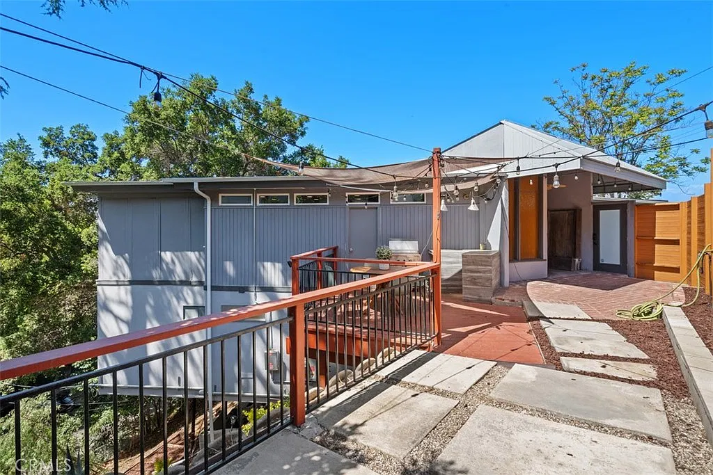 3 bed, 1968 sqft, $7,500 — Photo 2