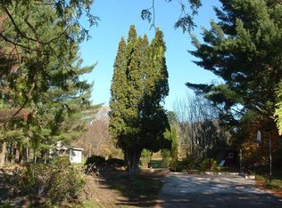 5802 Eight Mile Rd, Onekama, MI 49675