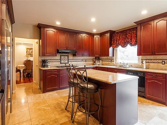 2nd image of 6719 Stonebridge Ct