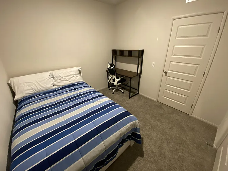 Stratus Dr — Photo 8