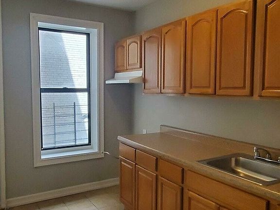 3rd image of 1124 43rd St #B6