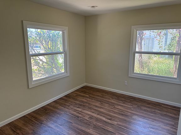 4th image of 17355 Cohasset St