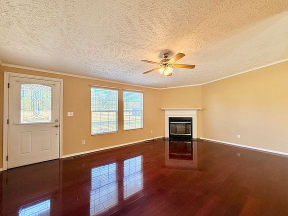 3rd image of 21 Dugger St
