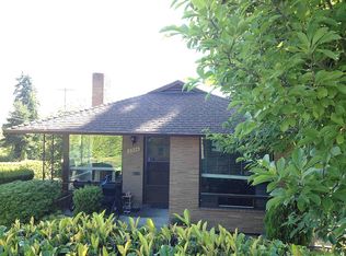 8924 15th Ave NE, Seattle, WA 98115