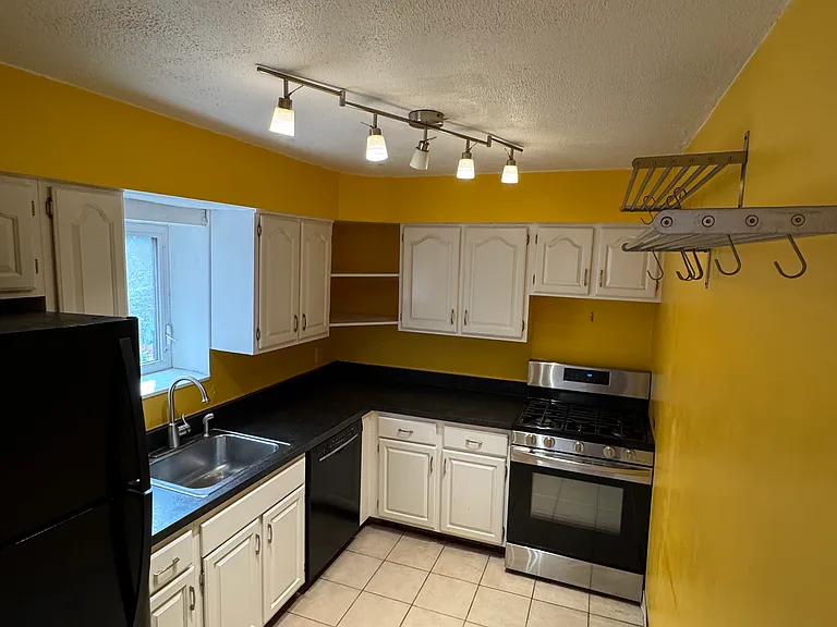 709 N Saint Clair St #2 — Photo 9