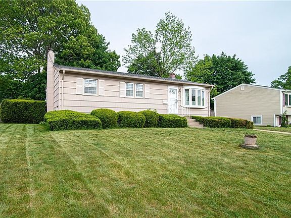 3rd image of 130 Kerri Lyn Rd