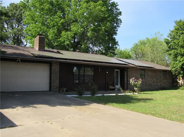 2004 Cardinal Dr, Springdale, AR 72764