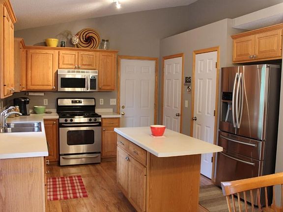 3rd image of 412 Pebble Beach Dr
