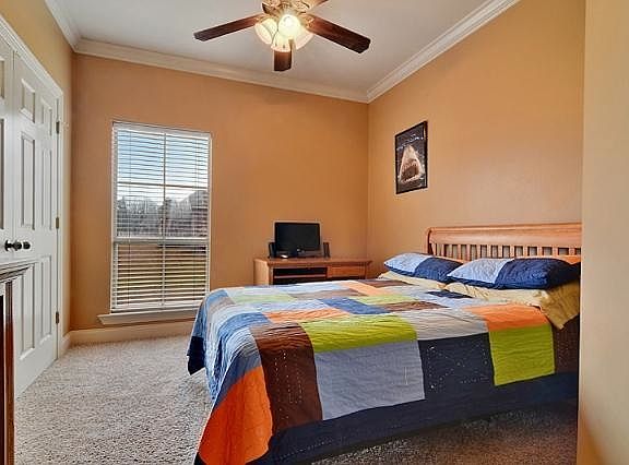 4th image of 9978 Garden Oaks Ave