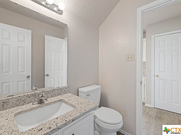 5th image of 2904 Bluejay Dr