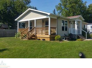 105 Edwards St, Grand Ledge, MI 48837