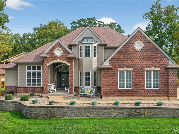 1516 Redbriar Dr, High Ridge, MO 63049