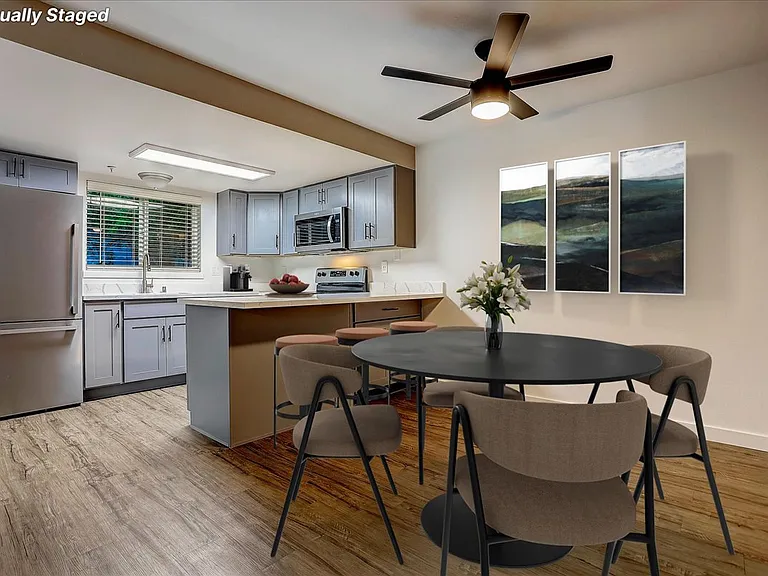Sunset Highlands Apartments — Photo 3