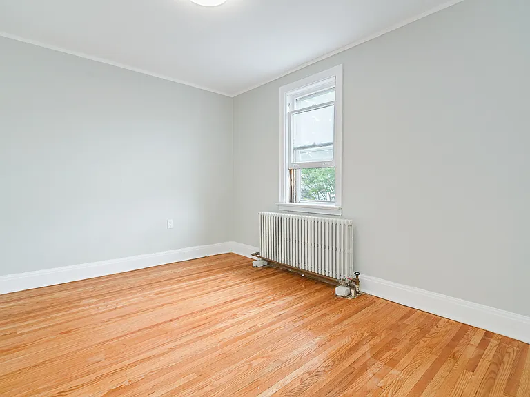 2107 Yonge St #2 — Photo 1