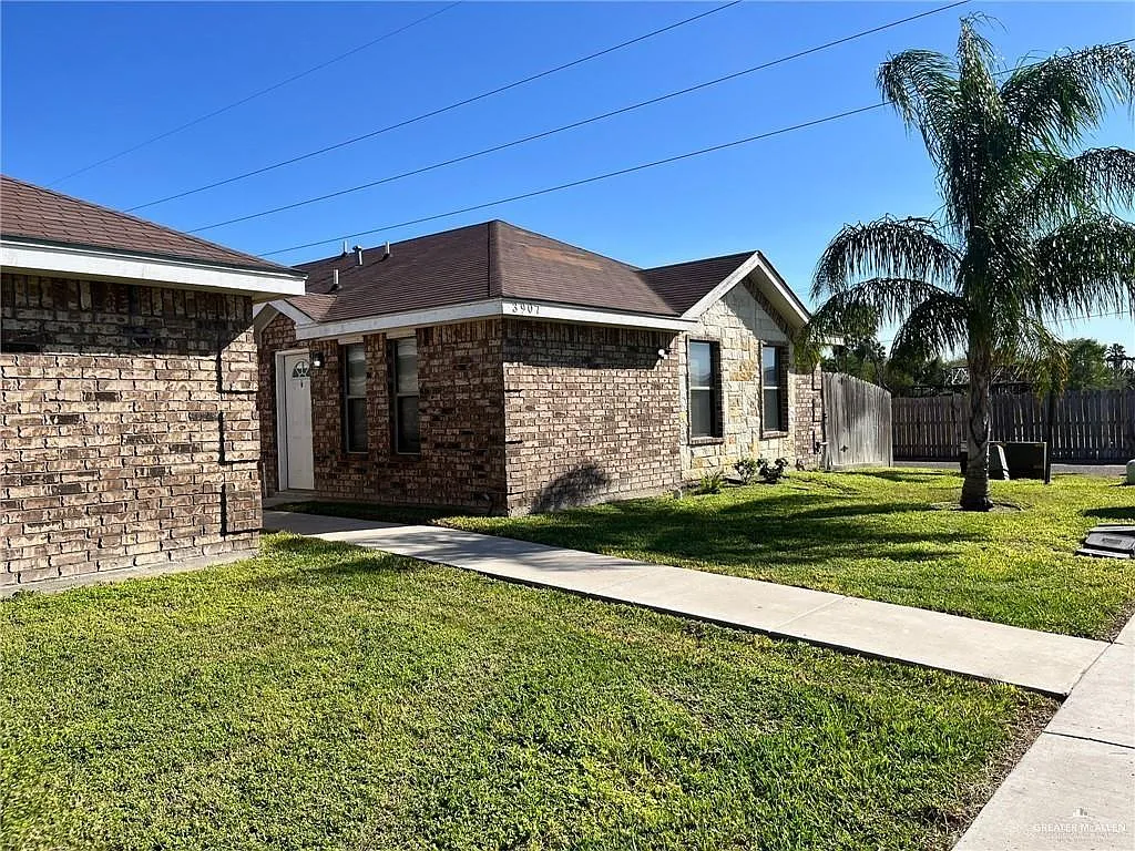 2 bed, 2.0 bath, 4200 sqft, $875 — Photo 2