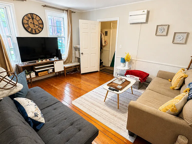 16 Winchester St #3 — Photo 1