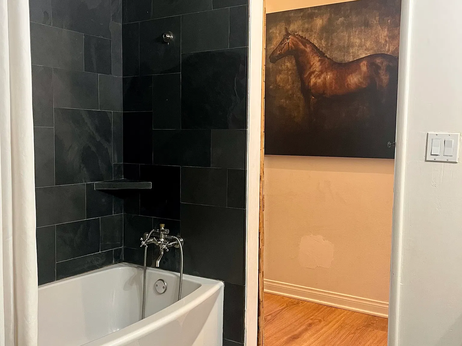 4 bed, 1800 sqft, $6,900 — Photo 3
