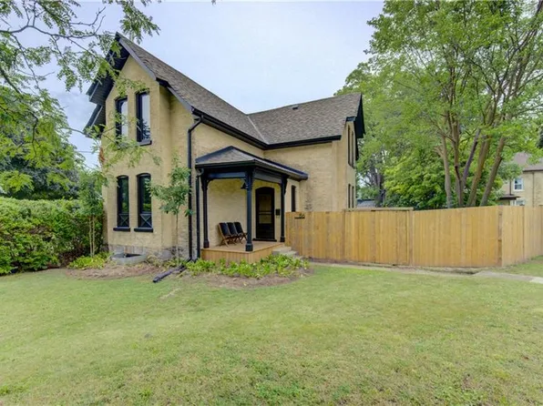 86 Saint Andrews St, Cambridge, ON N1S 1M4
