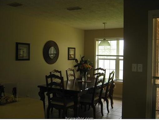 4th image of 302 Bernburg Ln