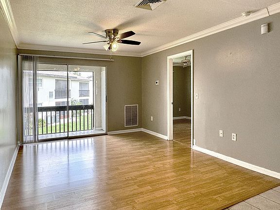 5th image of 900 Avenue Z SE APT D5