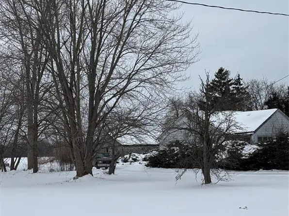 5075 N Talbot Rd, Tecumseh, ON N0R 1K0