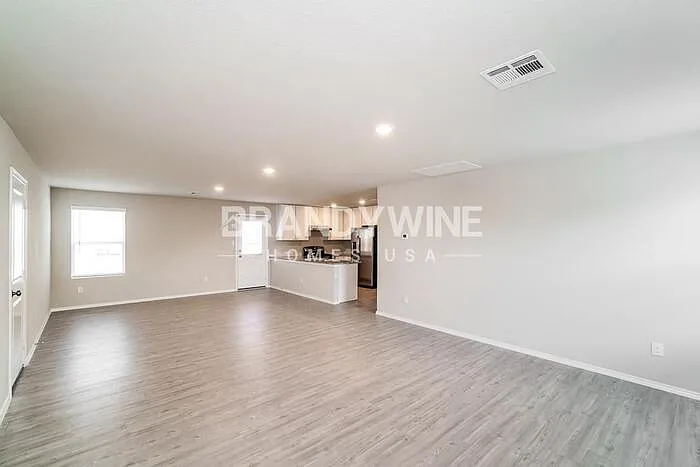 3 bed, 2.0 bath, 1440 sqft, $1,565 — Photo 4