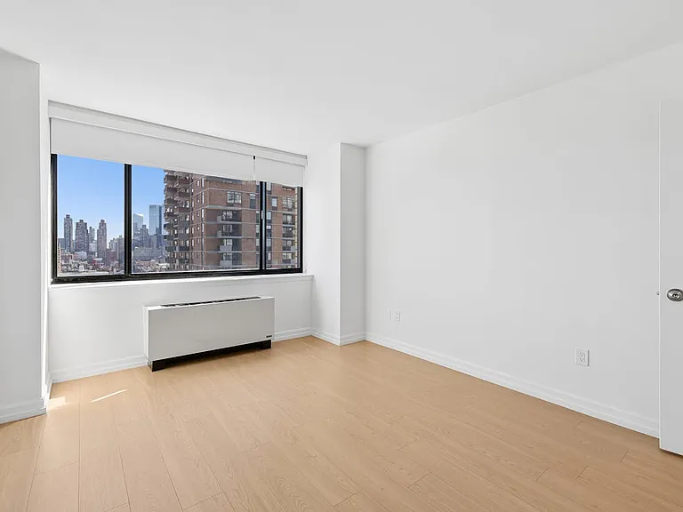 420 W 42nd St #26C — Photo 11