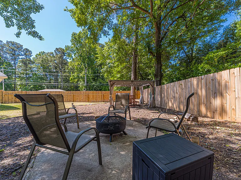 2390 Brackett Rd SW — Photo 6