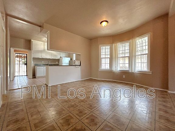4th image of 3766 Crawford St