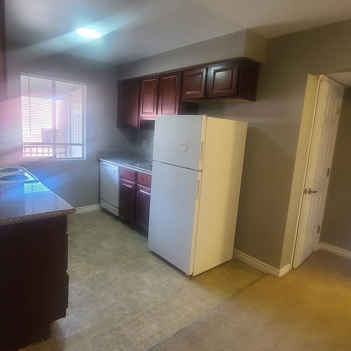 5061 River Glen Dr — Photo 2