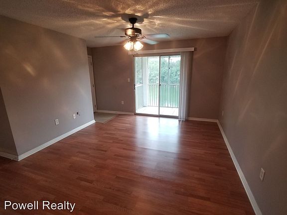 3rd image of 806 Lake Haven Sq Unit 205