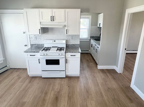 42 Rowe Ave FLOOR 3