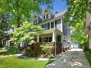 2985 Scarborough Rd, Cleveland Heights, OH 44118