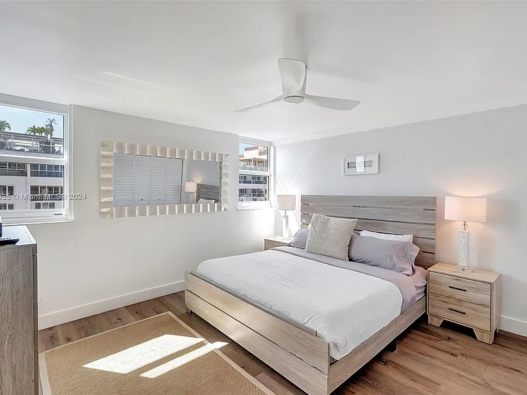 2401 Collins Ave #1902 — Photo 12