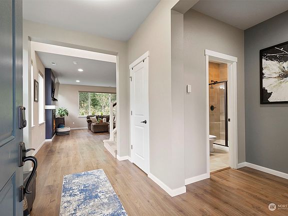 3rd image of 2467 NE Sunnymede Street