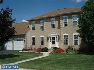 16 Edmonds Dr, Royersford, PA 19468